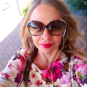 Meet your Posher, Janelle